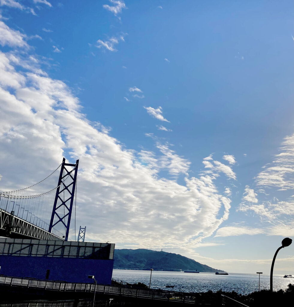 明石海峡大橋と淡路島
